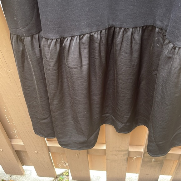 NWOT/LOGO by Lori Goldstein Black Long sleeved Dress w/pockets & Chiffon Hem - Picture 3 of 10